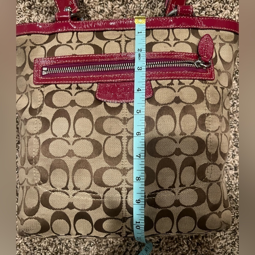COACH PENELOPE SIGNATURE CANVAS TOTE - Picture 15 of 16